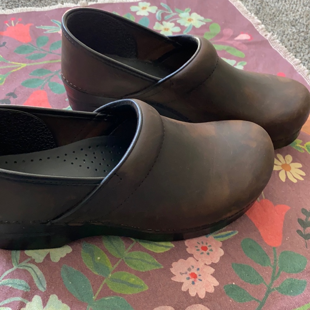 Dansko Clogs Like New